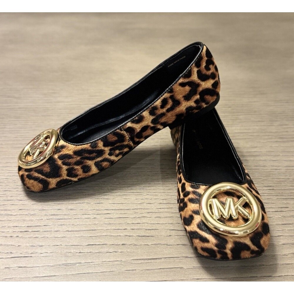 Michael Kors Women's Milan Flex Ballet Flat. Size 5.5